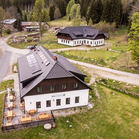 Dvur Liskovy Vrch Hotell Strazny Exteriör bild