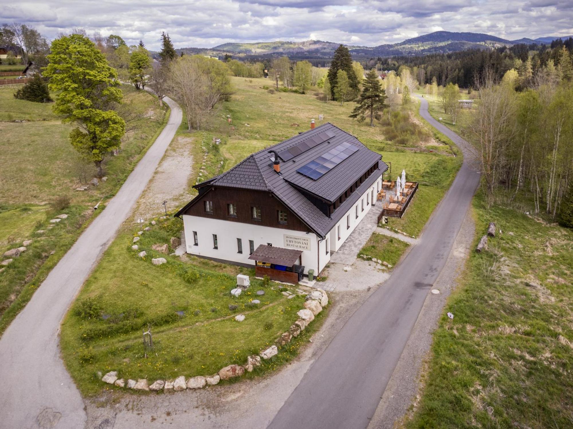 Dvur Liskovy Vrch Hotell Strazny Exteriör bild
